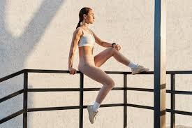 莉莉丝“跨专业”射击赛道，交出高分答卷了？