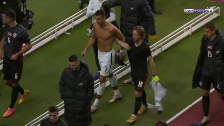 地主动与队 地主动与队